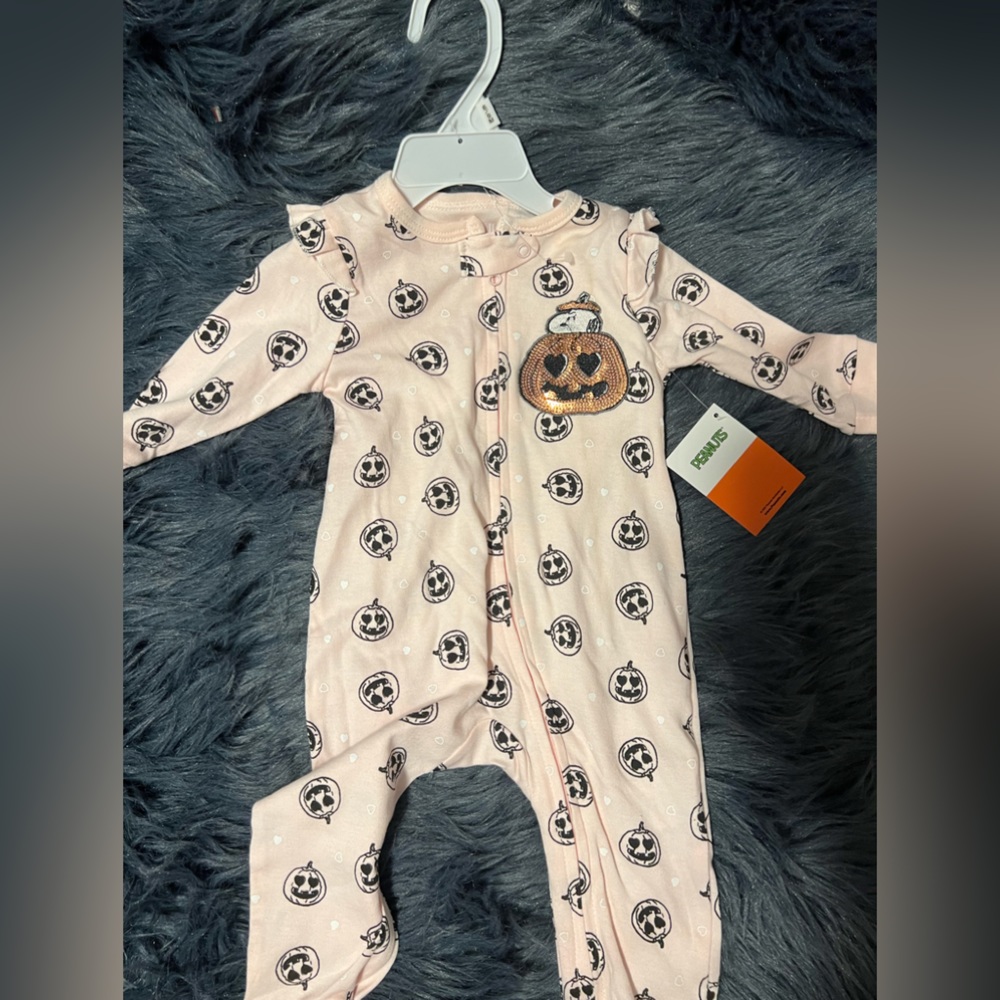 Pink Snoopy Halloween sleeper size 6-9 months